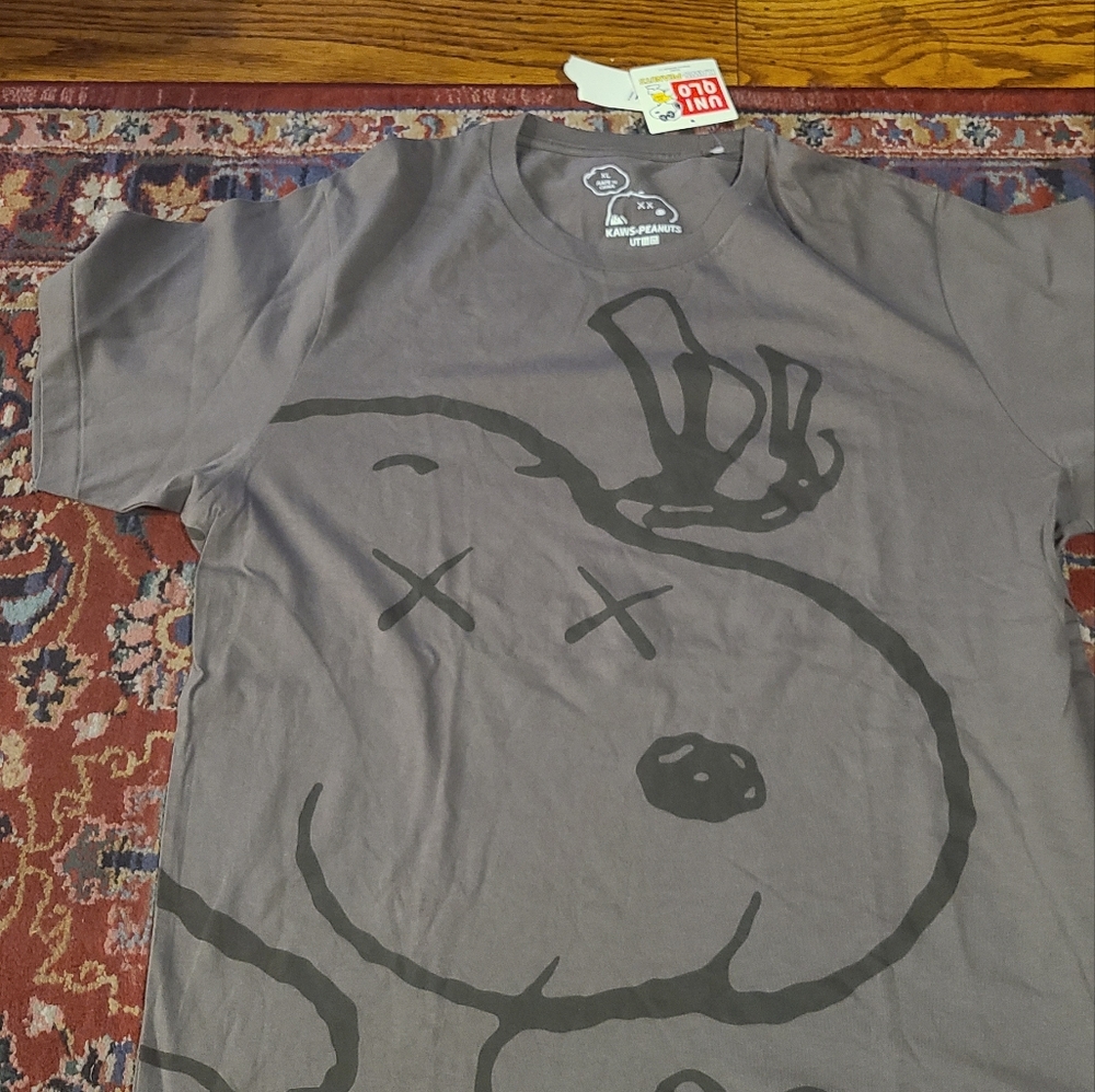 NWT Kaws x Peanuts limited edition dark gray men's tee